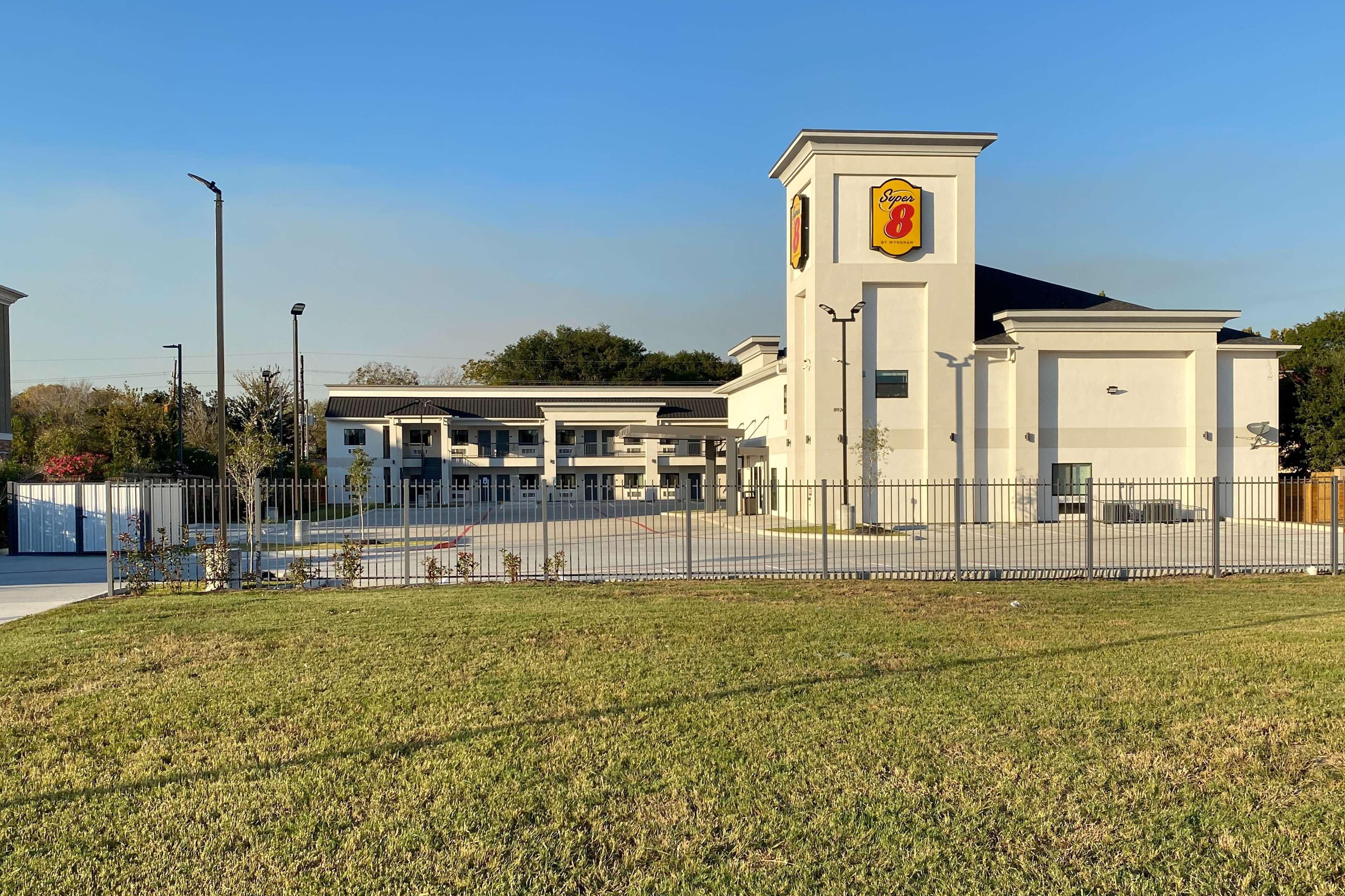 休斯顿西北温德姆速8酒店 Jersey Village 外观 照片